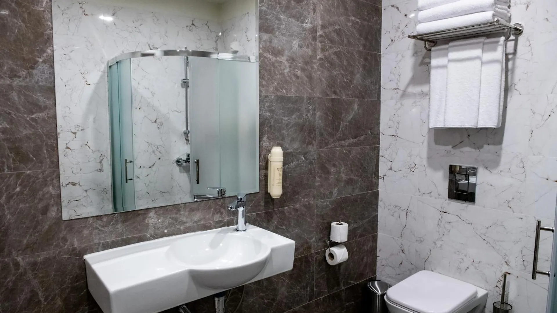 Bg Hotel Sofia 0*,